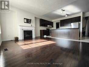 10587 Woodbine Ave in Gormley, ON - Building Photo - Building Photo