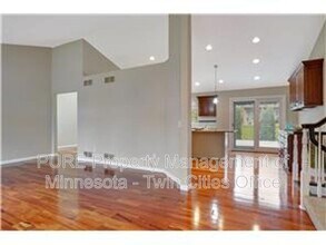 9994 Dunberry Cir in Eden Prairie, MN - Building Photo - Building Photo