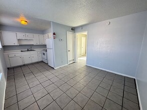 1405 N Gray St, Unit Unit 07 in Killeen, TX - Building Photo - Building Photo