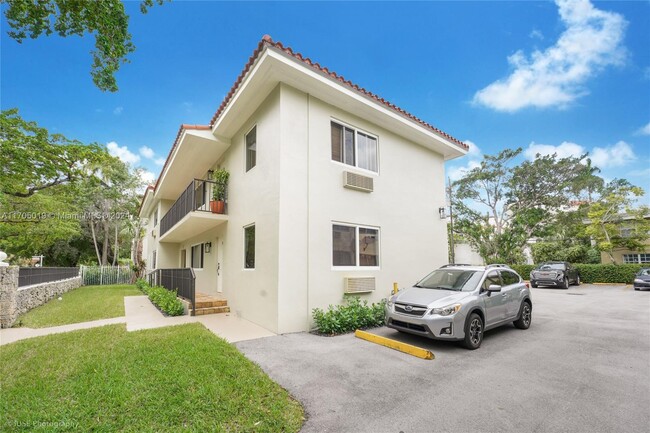 35 Antilla Ave in Coral Gables, FL - Building Photo - Building Photo