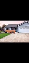 7897 Shorehaven Ave in Newark, CA - Building Photo