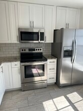 7355 Parkside Villas Dr N in St. Petersburg, FL - Building Photo - Building Photo
