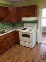305 4th St in Slatington, PA - Building Photo
