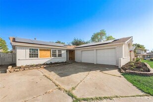 4117 Spokane St in Irving, TX - Building Photo