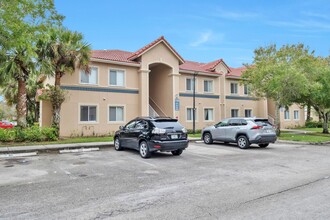 1103 Golden Lakes Blvd in West Palm Beach, FL - Building Photo - Building Photo