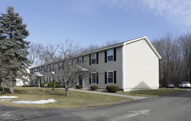 Rose Colony Court in Hampton, NH - Foto de edificio - Building Photo