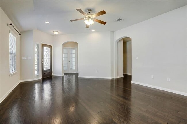 5151 Scenic Lake Dr in Georgetown, TX - Building Photo - Building Photo