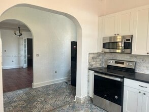 2811 SW 4th St in Miami, FL - Building Photo - Building Photo