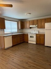 6808 112th Ave E in Puyallup, WA - Foto de edificio - Building Photo