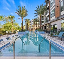 Elan Crown Point in Ocoee, FL - Building Photo