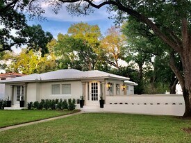 1801 Beach Dr NE in St. Petersburg, FL - Building Photo