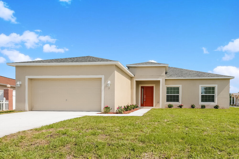 9 Cecilia Way in Poinciana, FL - Building Photo