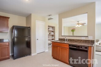 512 Red Dusk Paint Dr in La Marque, TX - Foto de edificio - Building Photo