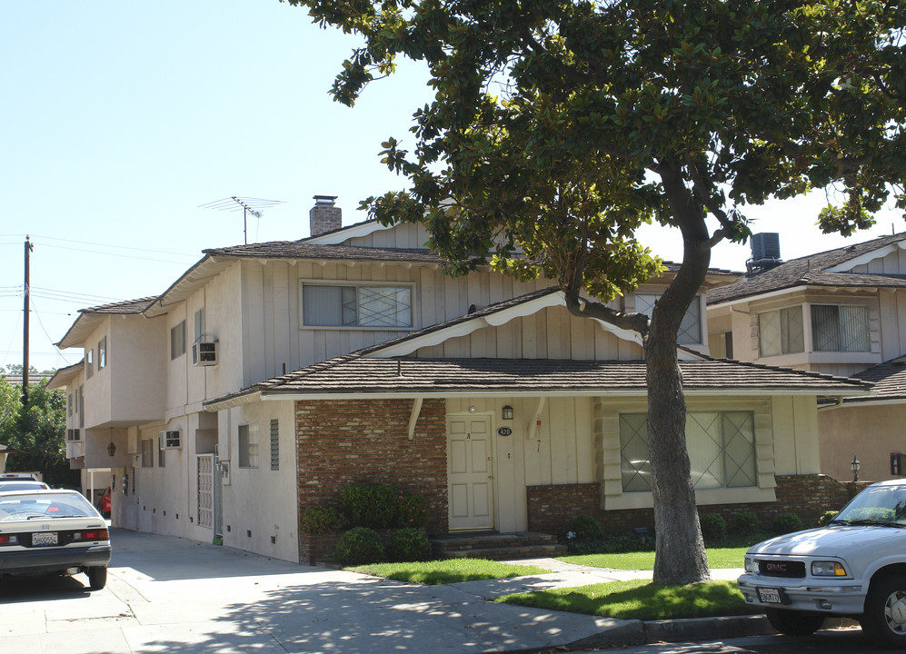 420 N Monterey St in Alhambra, CA - Building Photo