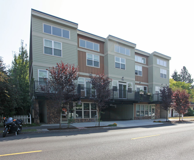 7516-7524 SE Milwaukie Ave in Portland, OR - Foto de edificio - Building Photo