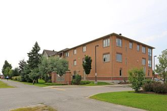 The Canterbury in Barrie, ON - Building Photo - Building Photo