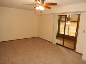 4141 Karl Rd in Columbus, OH - Building Photo - Building Photo
