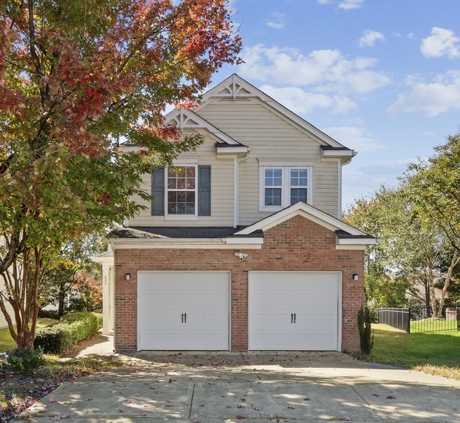 property at 805 Roni Ct