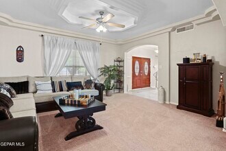 1091 Los Moros Dr in El Paso, TX - Building Photo - Building Photo