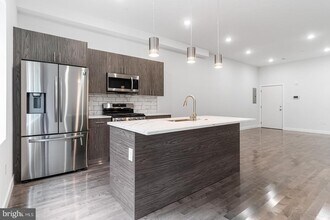 1945 N 7th St-Unit -2 in Philadelphia, PA - Building Photo - Building Photo