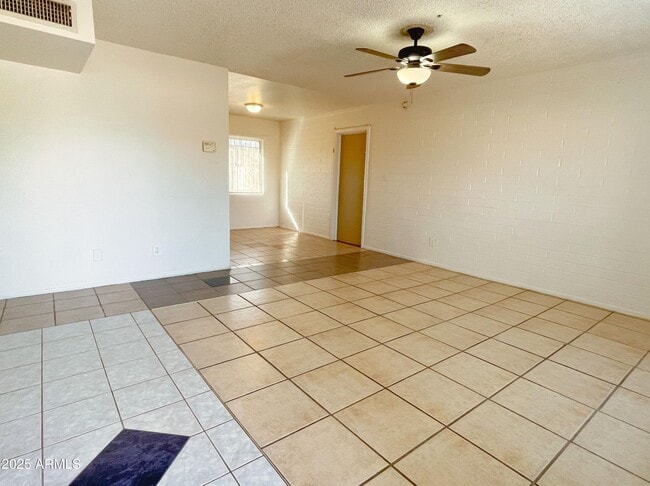 1601 W Darrel Rd in Phoenix, AZ - Building Photo - Building Photo