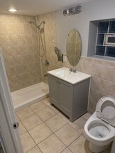 2727 N Artesian Ave, Unit G in Chicago, IL - Building Photo - Building Photo