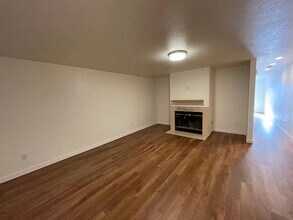 2007 42nd Ave E in Seattle, WA - Foto de edificio - Building Photo