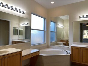 3811 65th Ave E in Sarasota, FL - Building Photo - Building Photo