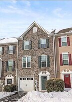 1265 Elderslie Ln in York, PA - Building Photo