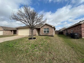 2153 Benning Way in Fort Worth, TX - Building Photo - Building Photo