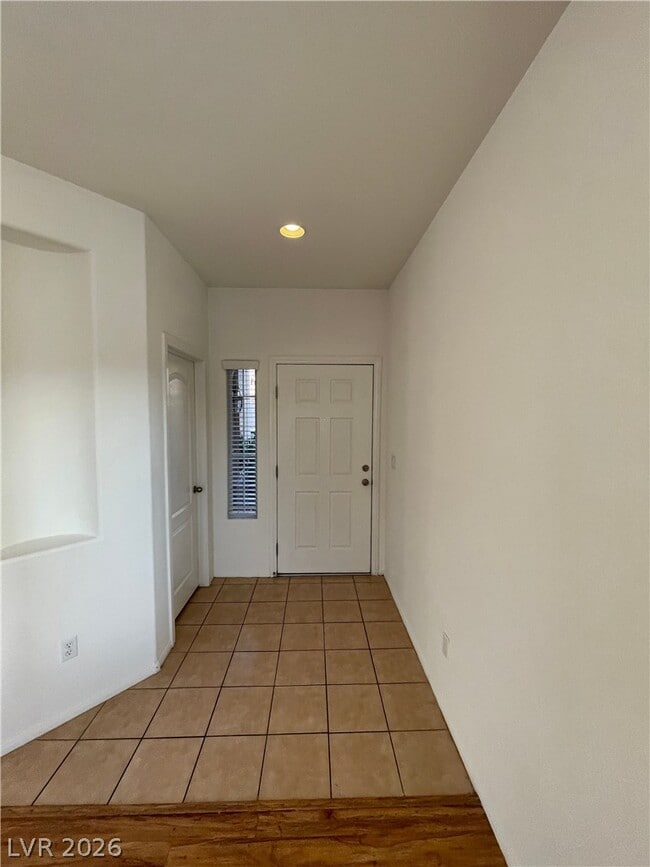 8144 Satin Carnation Ln in Las Vegas, NV - Building Photo - Building Photo