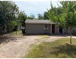 1213 8th St in Rosenberg, TX - Building Photo