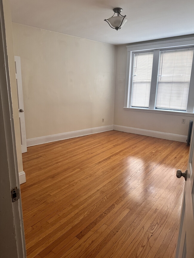 6 Sutherland Rd, Unit 1 in Boston, MA - Building Photo - Building Photo
