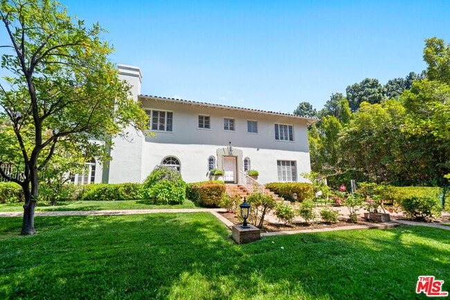 property at 1004 N Beverly Dr