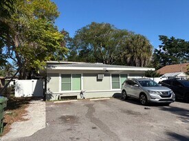 1418 19th St W in Bradenton, FL - Building Photo