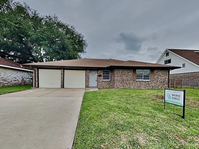 property at 722 E Brown Ln