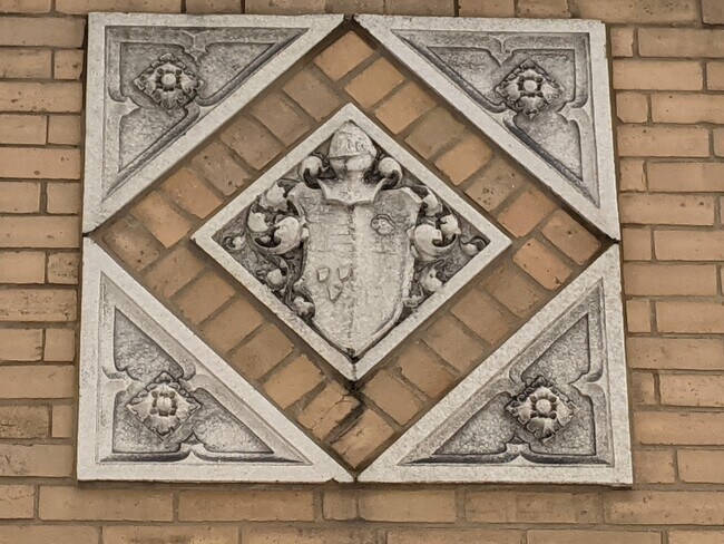 2057 W Arthur Ave, Unit 3 in Chicago, IL - Building Photo - Building Photo