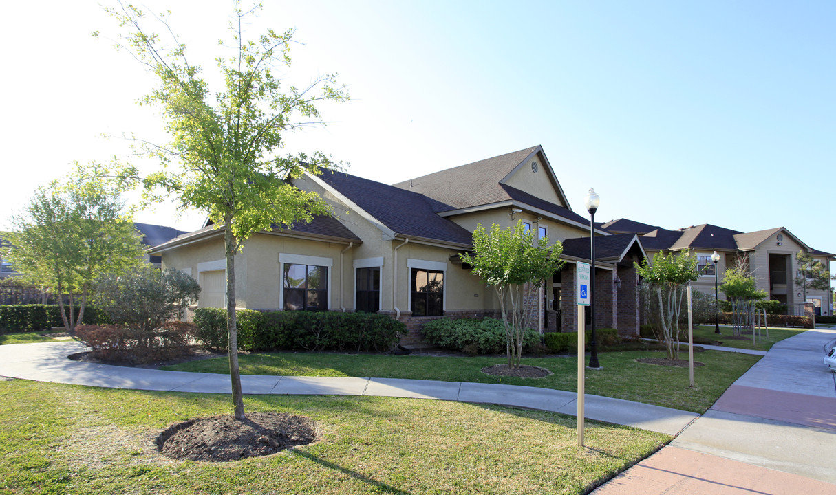 THE OAKMOOR in Houston, TX - Building Photo