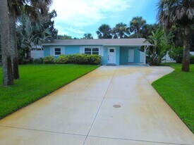16 Hillside Dr in New Smyrna Beach, FL - Building Photo