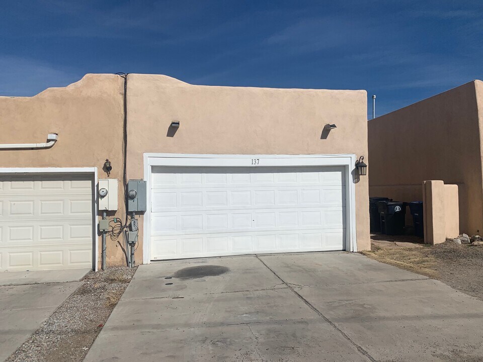 137 Griegos Rd NW in Albuquerque, NM - Building Photo