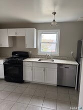 92 Great Hill Rd in East Hartford, CT - Building Photo - Building Photo