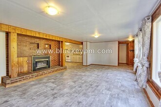 2952 SW Huber St in Portland, OR - Building Photo - Building Photo