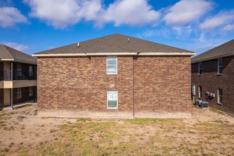 1203 S Gail Ave in Monahans, TX - Foto de edificio - Building Photo