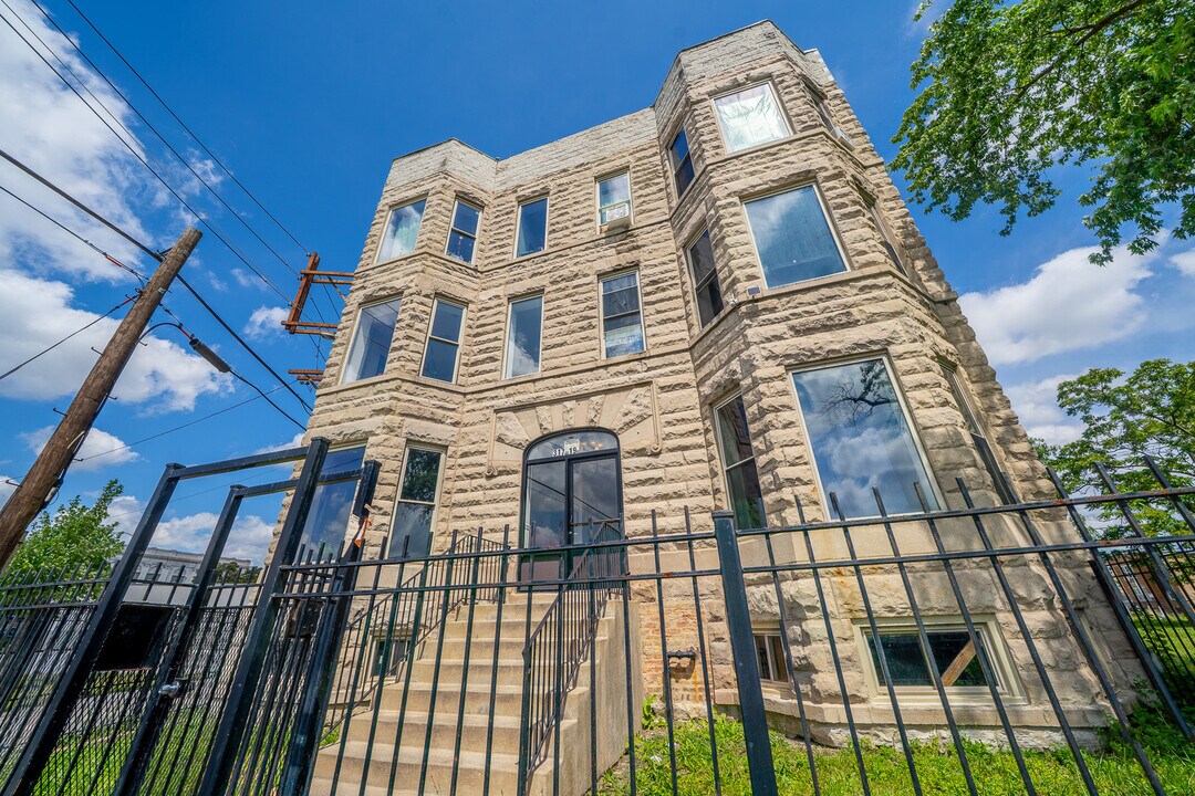 317 S Homan Ave in Chicago, IL - Building Photo