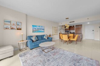 485 Brickell Ave in Miami, FL - Building Photo - Building Photo