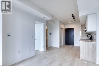 4878 Powers Cmn in Burlington, ON - Building Photo - Building Photo