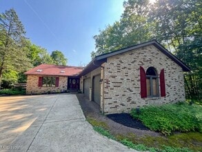 457 E Pioneer Trail in Aurora, OH - Building Photo - Building Photo