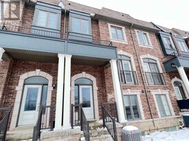 4122 Hwy 7 in Markham, ON - Building Photo