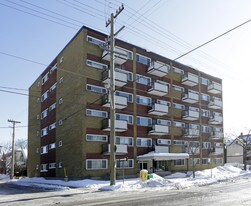 Cartier Apartments in Ottawa, ON - Building Photo