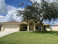 1449 SW Jacksonville Ave in Port St. Lucie, FL - Foto de edificio - Building Photo